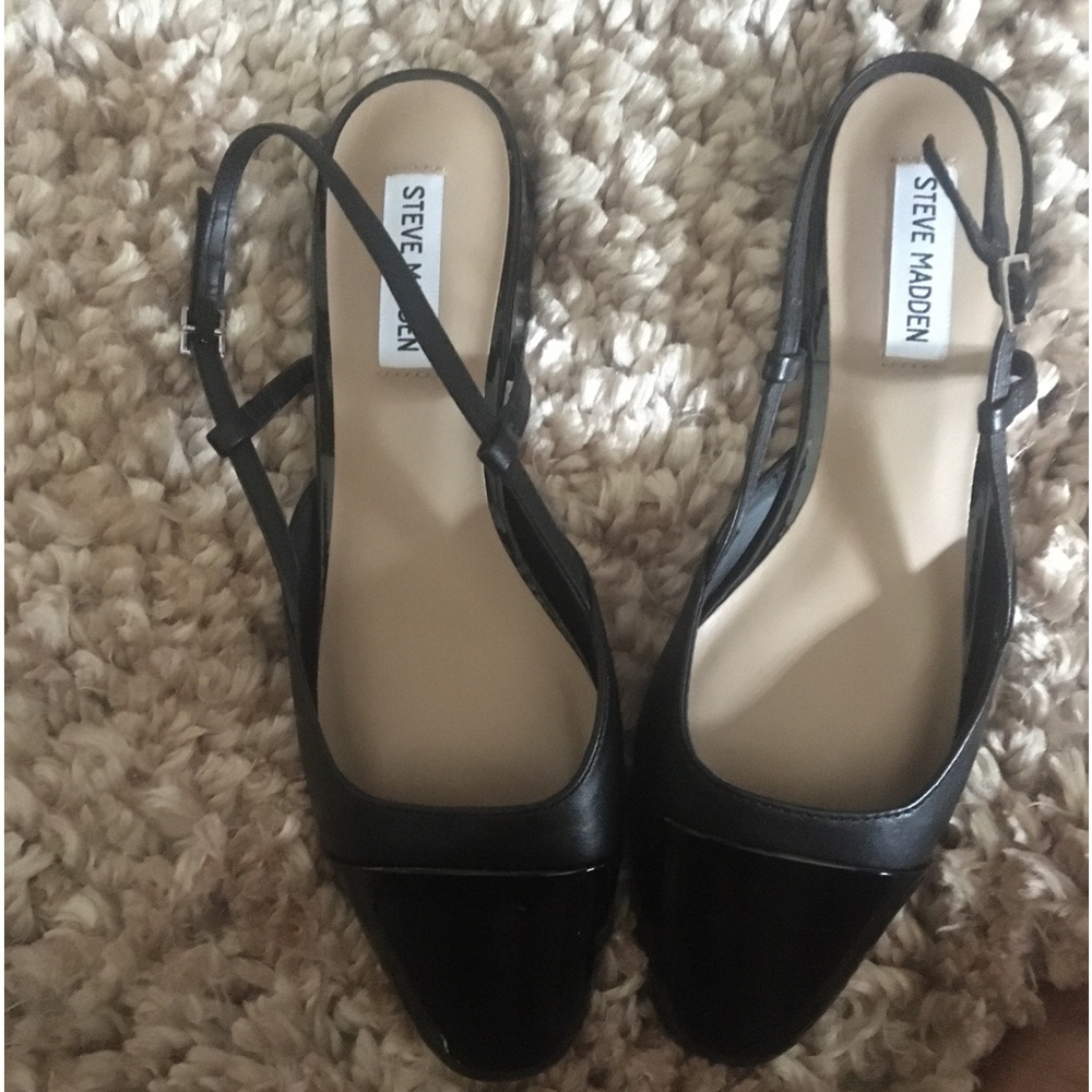 New size 9.5 women’s flat Steve Madden Shoes ✨